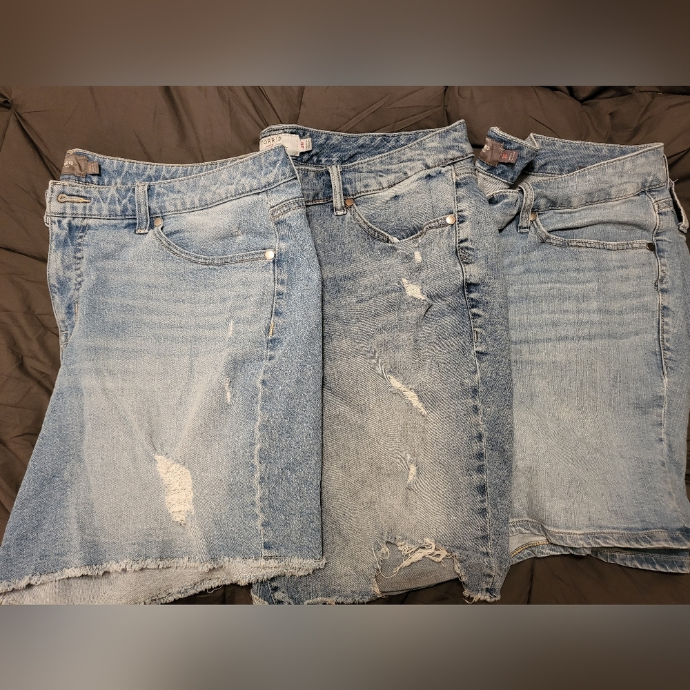TORRID DISTRESSED SHORTS - 3 PAIR SET